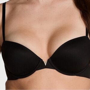 NWT Victorias Secret Love Cloud Smooth Lightly Lined Bra Black 34C